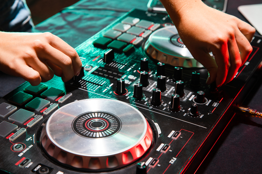 48 DJ Mixing Tips